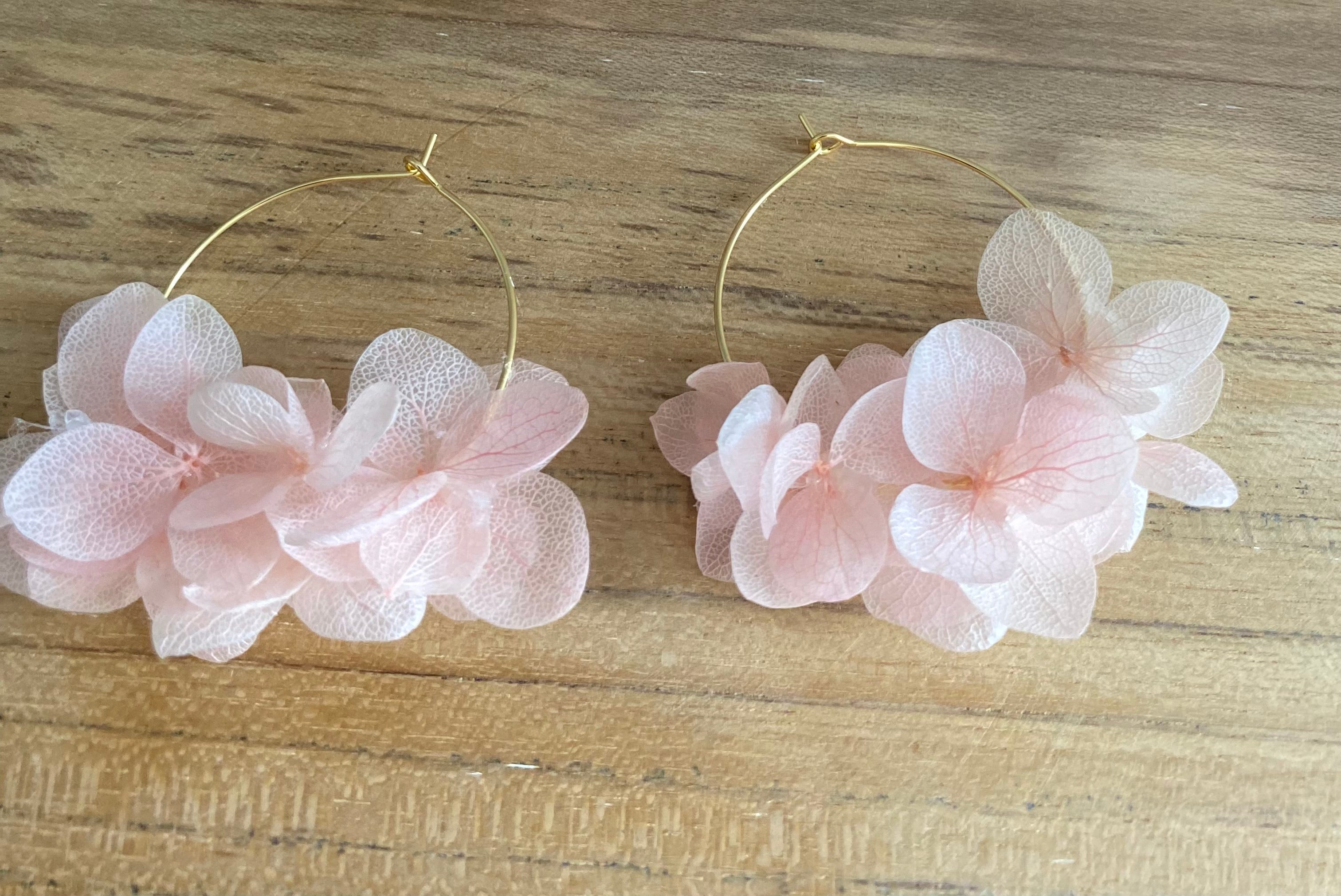 Les boucles d'oreilles Livia