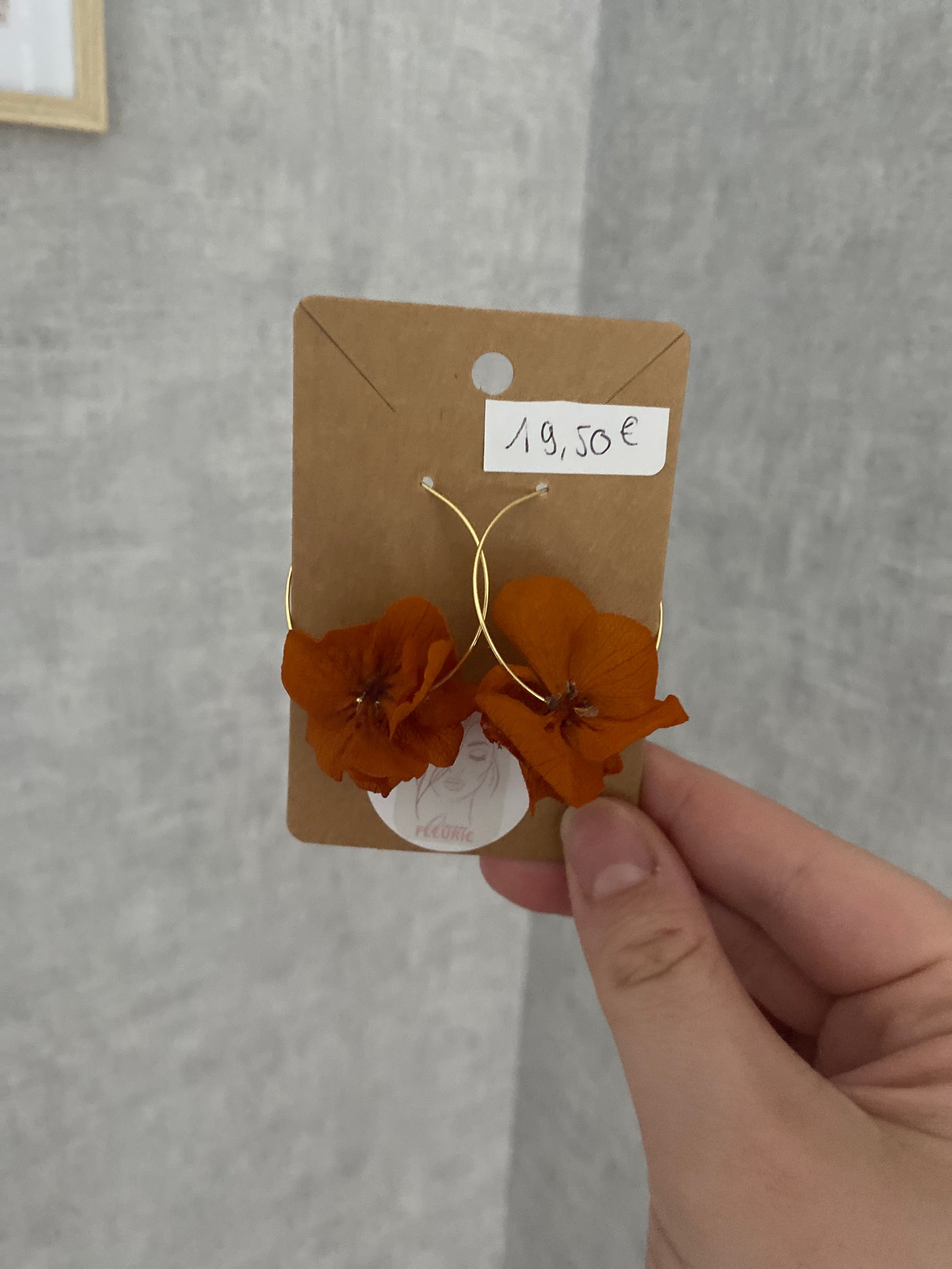 Les boucles d’oreilles Gloria